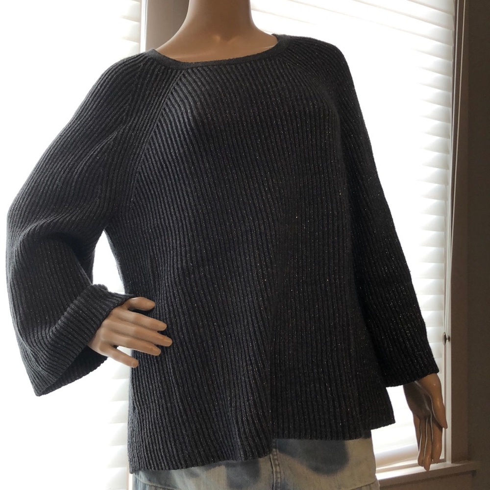 Banana Republic bell sleeved sweater